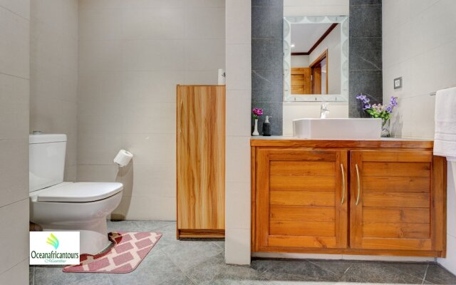 Sunset Boulevard Beachfront Apartment