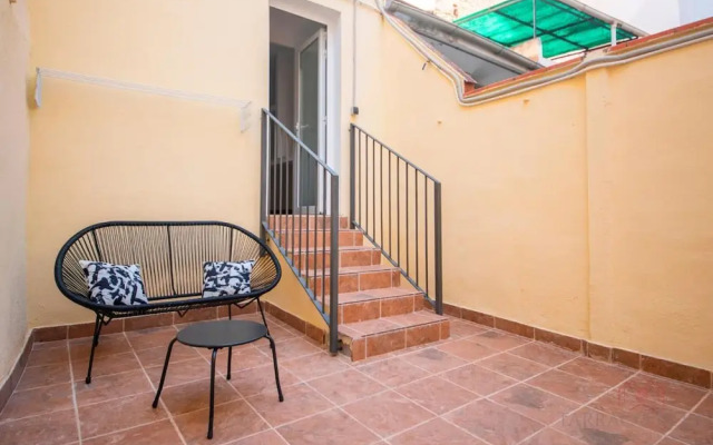 Th08 Apartamento Moderno con Patio Privado