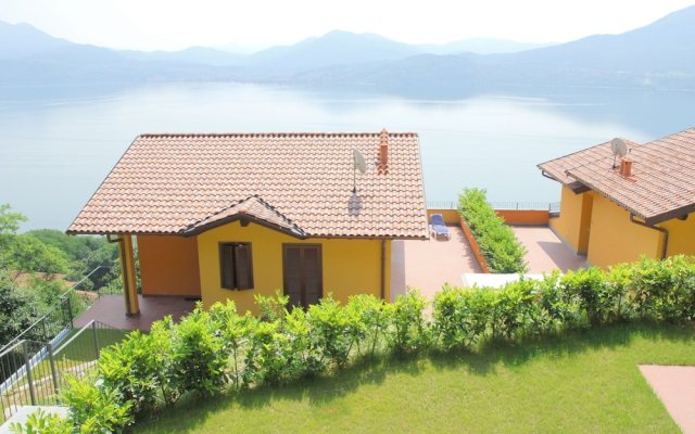 Spacious Apartment in Rancone With Lake View