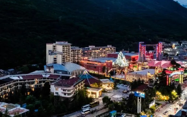 Wyndham Grand Plaza Royale Jiuzhaigou – Outside – Ngawa