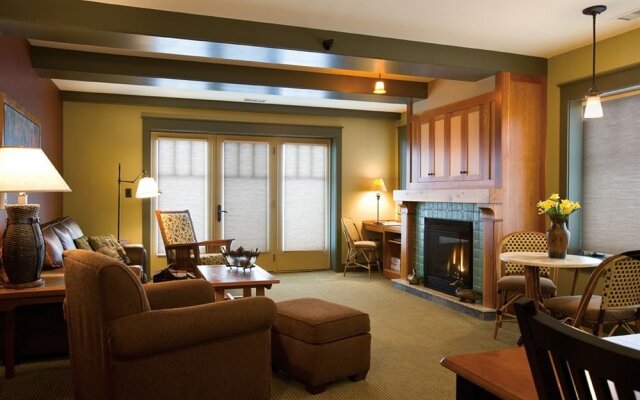 Tamarack Lodge