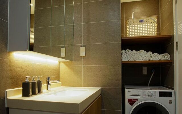 Republic Plaza Serviced Apartment