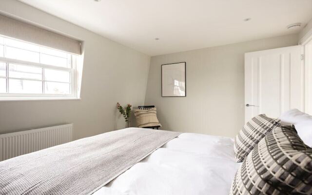 The Kensington House by H House