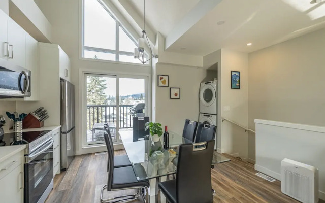 Skyline 205 Mountain View Townhouse-AC-Heated Pool-Hot Tub
