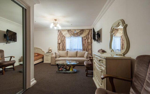 Leoton Hotel