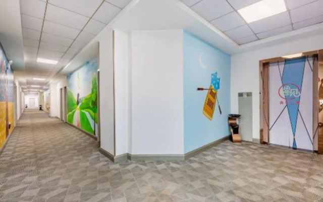 Zhuhai Meet Youth Apartment (Science and Technology School Store)