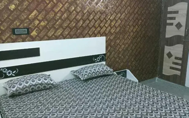 Spot On 93289 Hotel Akshat
