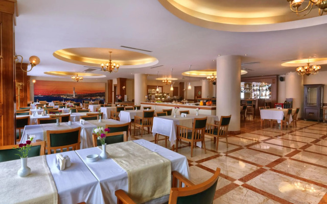 Taksim Metropark Hotel