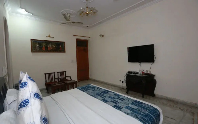 OYO Rooms Vishal Khand 4