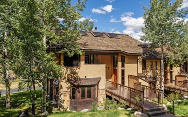 Snowmass Woodrun V 2 Bedroom Ski in, Ski out Mountain Residence in the Heart of Snowmass Village