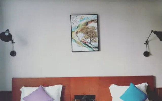 Six Day Business Hotel