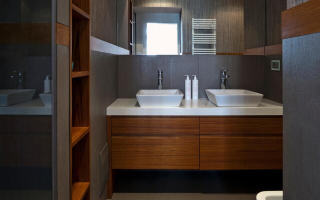 Elegant Apartment at Chiaia by Wonderful Italy