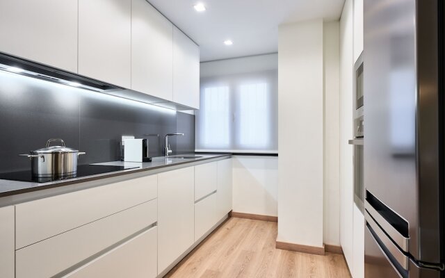 ELEVEN Apartments Real de la Carretería, by Homing U