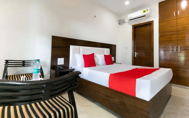 OYO 35938 Hotel Aditya & Kings