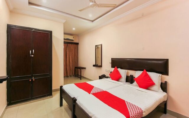 OYO 18591 Hotel Samrat