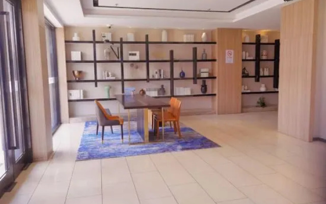 Rest Comfort Hotel (Zhoujiazui Rd. Branch)