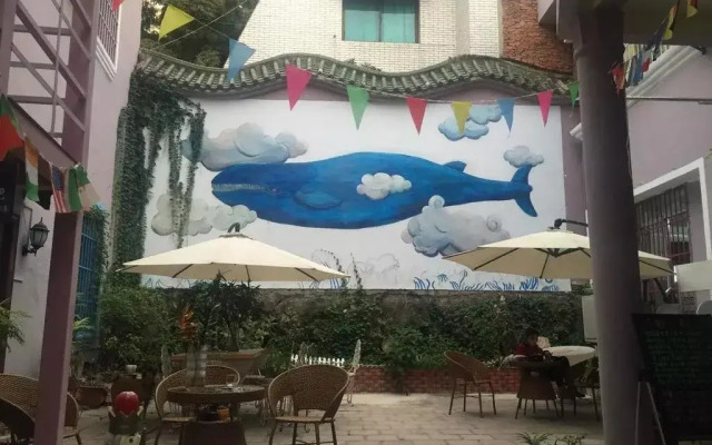 Whale Song Travel Inn