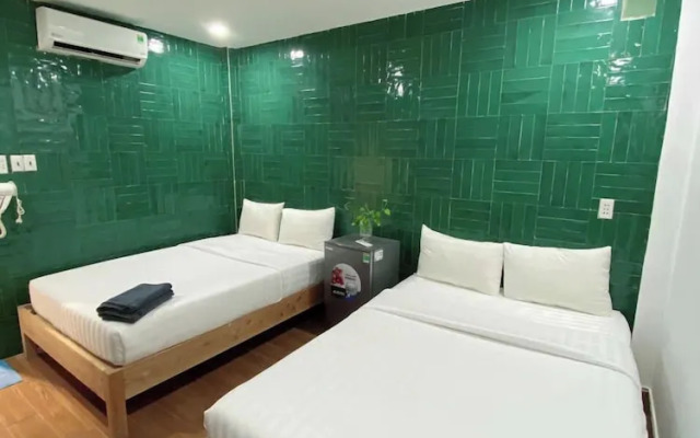 Papaya Hotel & Café 2