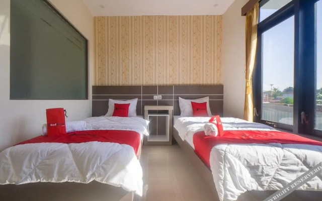 RedDoorz Near Uniba Banyuwangi