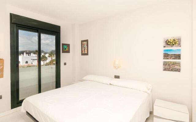 2207-Modern apt with terrace and amazing seaview