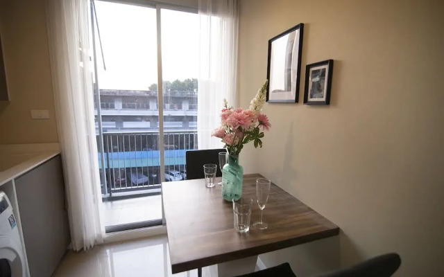 Near BK University Quiet Condo in Rama4 bkb139