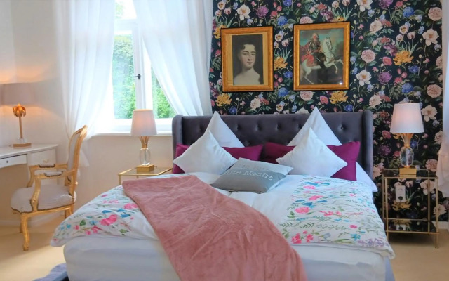 VILLA FREIA Dresden & Großer Garten Wohlfühlfactory by Freia