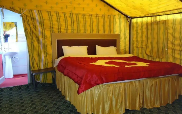 Royal Deluxe Camp