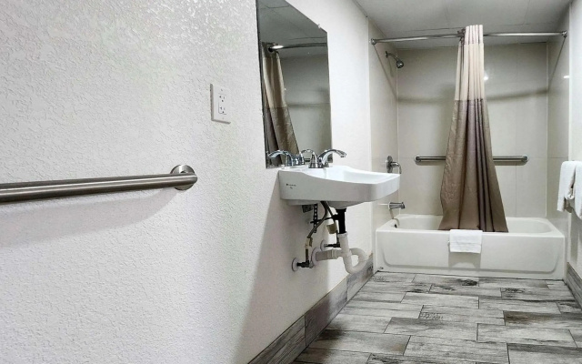 Motel 6 Columbus, GA - Downtown