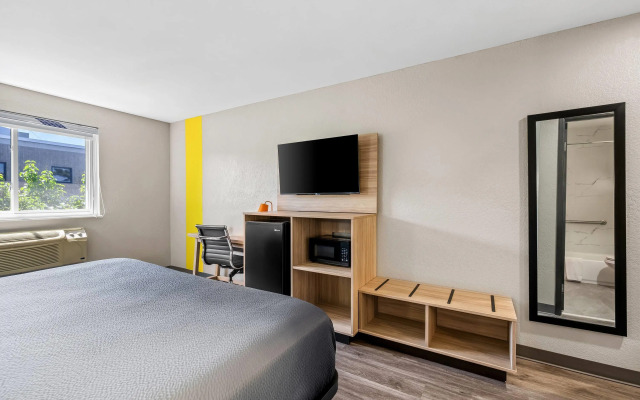 Super 8 by Wyndham Lewiston Auburn Area
