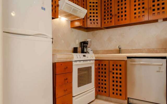 Arena 2Br Condo By Rmh