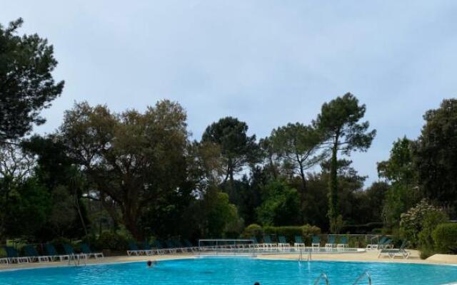 Appartement du Golf Les Bastides piscine et océan