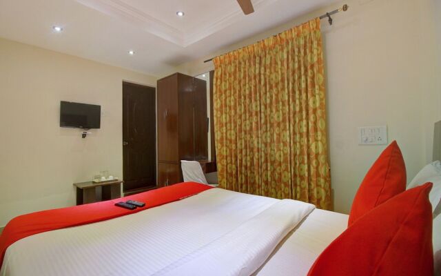 OYO 12941 Hotel Forest Transit