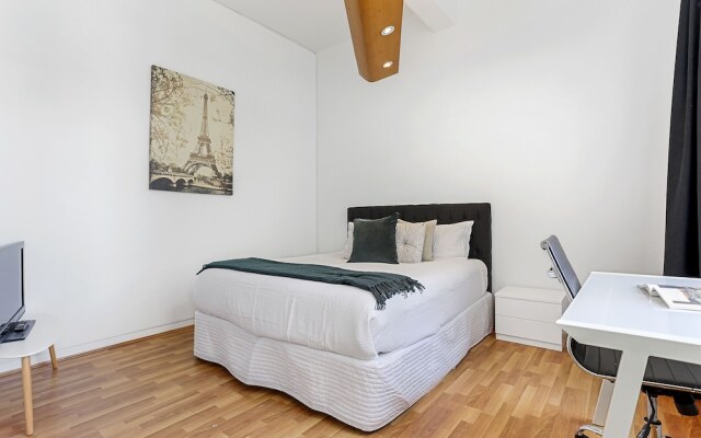 Renovated Apartment in Heart of CBD