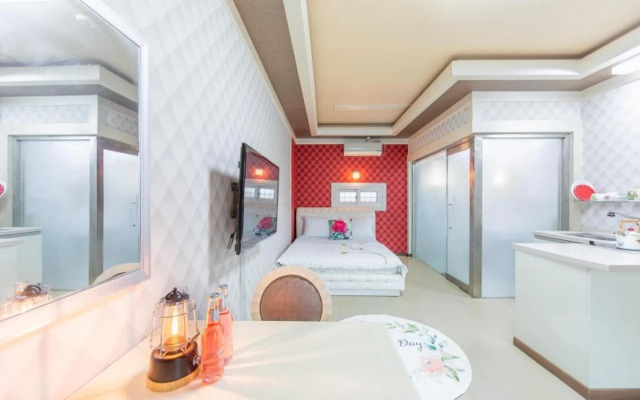 Gurye Jeonmangjoeunjip Pension