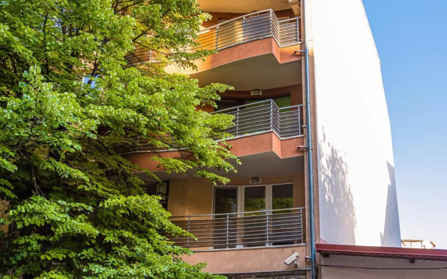 Nice 1BD Apartment next to Medical University