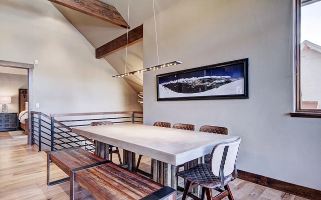 Slope View  3 Bedroom Townhouse by RedAwning