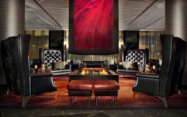 W Minneapolis - The Foshay
