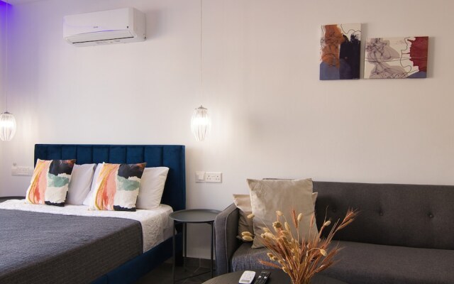 Phaedrus Living Seaside Luxury Flat Athina 118