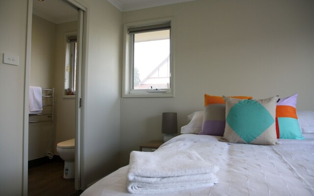 Waterfront Holiday Home - Esplanade 54