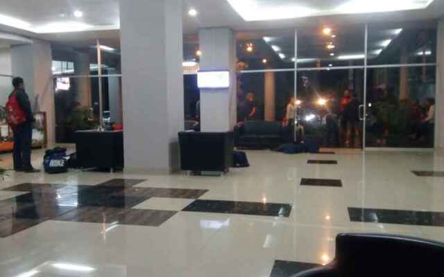 Diajeng Room Near Ipdn