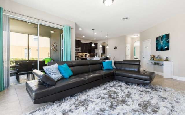 Solterra - 4103 Oaktree Drive