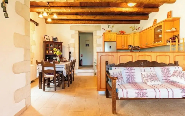 Villa Aloni-traditional Stone Villa With Nice View,pool and Garden