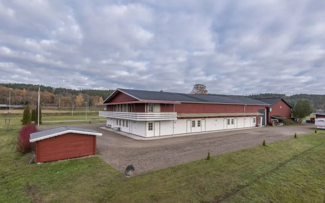 Tallbackens Gård & Vandrarhem - Hostel