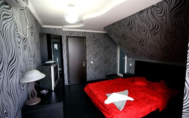 Crystal Palace Hotel