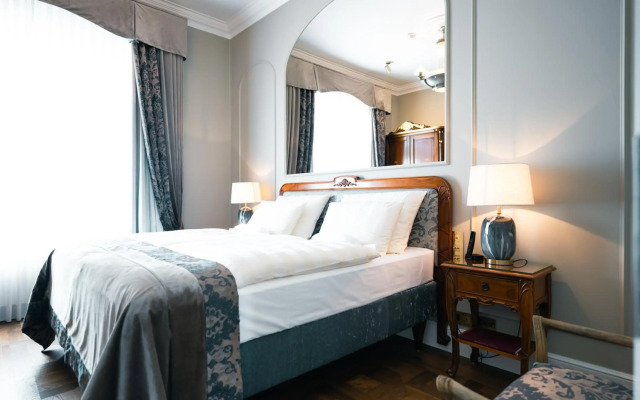 Miramar Hotel