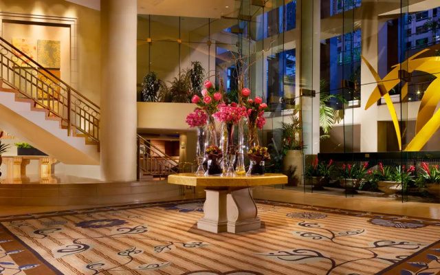 Omni Los Angeles  at California Plaza