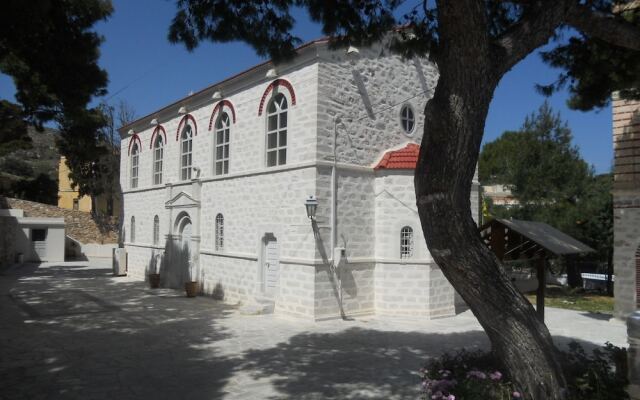 Enchanting Island House on Syros Island, Chroussa Village Surrounded b