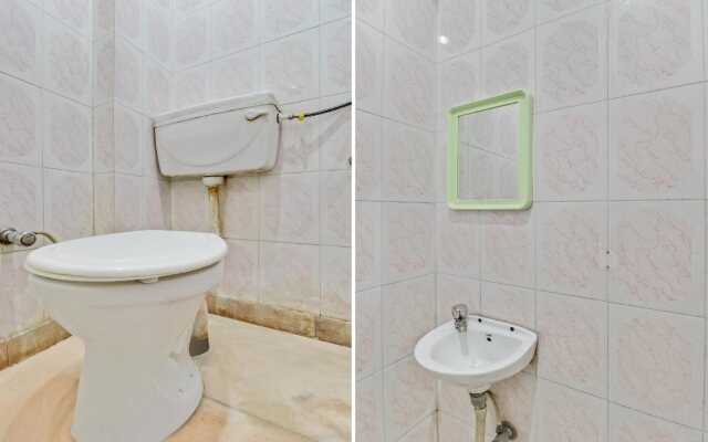 OYO Flagship 46695 Red Tomato Palace Spot On