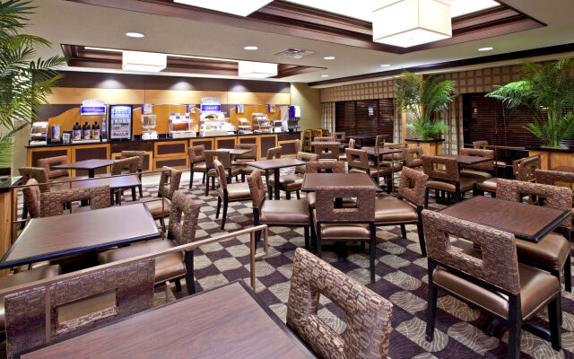 Holiday Inn Express & Suites Seymour by IHG