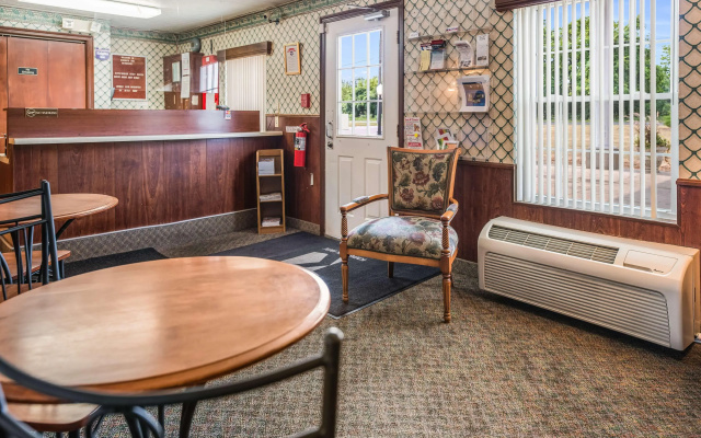 Knights Inn Sandusky